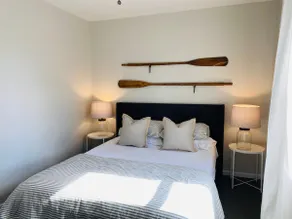 Cozy Downtown Cottage - Steps to Jet Express - Image 3