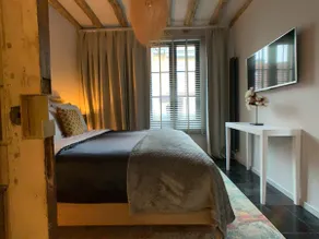 Your luxe private retreat, jacuzzi, pool & sauna - Image 3