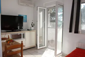 Pine apartment - Image 4