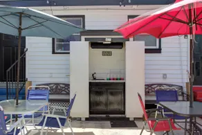 Central Location | Sleeps 10 | Gated Courtyard+Bar - Image 2