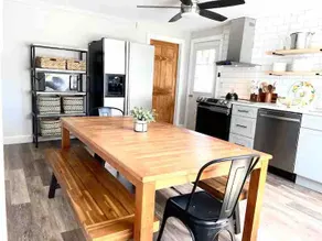 Sunny, spacious family beach retreat! - Image 3