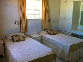 Evergreen House: Spacious 3bed Apartment - Image 5