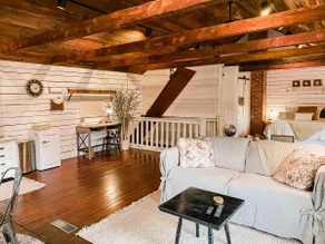 “The Loft” Guest House w/wifi workspace, gym etc - Image 5