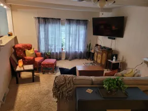 Cozy, quiet 3 bdrm home nearby local amenities - Image 3