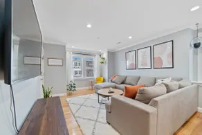 Modern/Luxury | Steps from Zoo & Golf Course - Image 4
