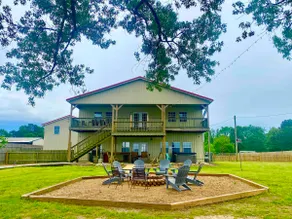Cliffside Barndominium! Hot Tub and Pet friendly! - Image 3