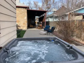 3 King Beds-Hot Tub-Firepit-Historic-Downtown - Image 4