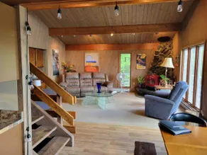 Daisy Bays' Hotel California - Image 5