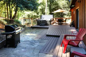 PEACE & QUIET Close 2 Wine Hot Tub Fenced Yard - Image 3