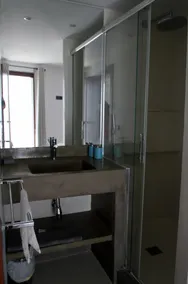 Apartment in Dalt Vila with a terrace and harbor view. - Image 3