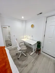 Cozy modern retreat near Tufts - Image 2