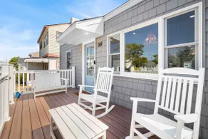 Beach bungalow - 1.5 blocks to the beach - outdoor shower! - Image 2