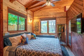Bear Lodge - Heart of Wine Country - Image 2