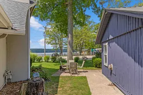 Pet-friendly Cabin Dock, Kayaks, Firepit, BBQ - Image 2
