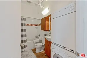 Lovely 1 bedroom downtown loft with full kitchen - Image 5