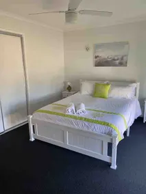 SPACIOUS BEACH HOUSE in beautiful Dicky Beach with private pool. - Image 3