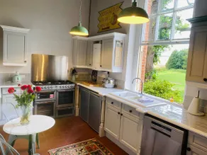 Stunning Countryside Manor — Hot Tub & Parking - Image 3