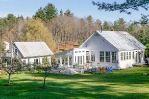 Absolutely Gorgeous Vermont Garden Cottage - Image 2