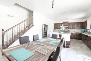 Family-Friendly 4BR Fast Wi-Fi | Near Downtown Sac - Image 3