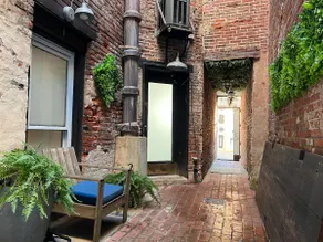 Historic Firehouse Apt in Old City - Image 3