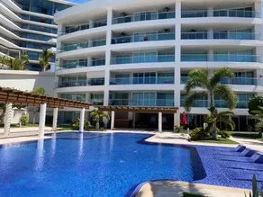 Oceanfront and beach condo apartment - Image 4