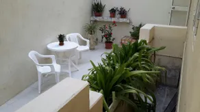 Bright and airy maisonette very close to seafront - Image 5