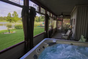 Couples Paradise (Lake *fishing* HOT TUB) - Image 2