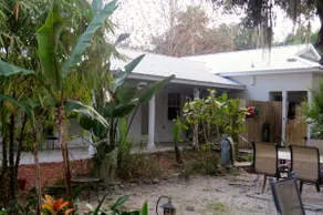 Cottage in a beach community. - Image 4