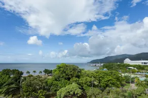 ABSOLUTE STUNNING WATER VIEWS IN THE CITY - Image 2