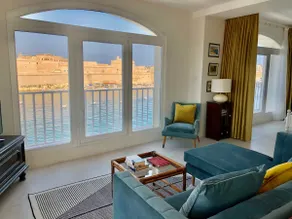 Water's Edge Penthouse - Image 2