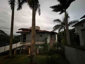 House with a games room, swimming pool and barbecue area. - Image 2