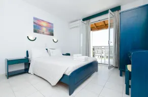 Natural Blue Green Apartment - Image 3