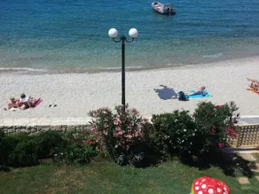 Dream apartment in a top location right on the beach - Image 3