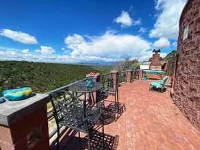 360*Views-Hot tub/Steam Shower/In-Out Fireplaces - Image 2