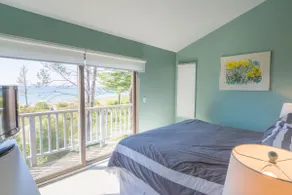 3 Bedroom Sandpiper Condominium - Image 4