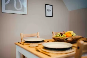 Stylish Loft above Country Pub - Free Parking - Image 4