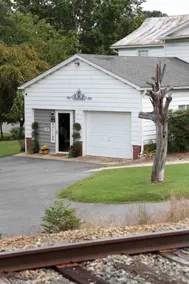 The Caboose-Short walk to the center of King! - Image 2