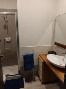 Apartment across from campus - Image 2