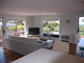 Prime Location - Totally Refurbished - Image 4