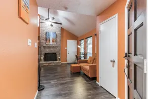 \"SW Houston Eclectic Living\" Long Stays Welcome! - Image 2