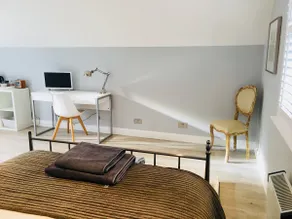 The Annexe: a contemporary space in leafy Surrey. - Image 2
