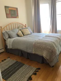 Charming 2nd Floor Haven - Image 5