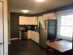 Goldie Park upper suite - Image 4