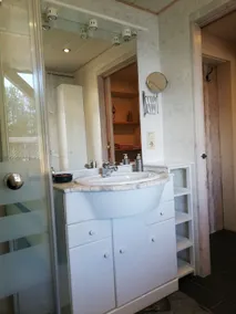 Nice place with swimming pond - Image 2