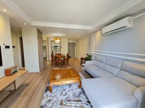 Lovely 1878 Apartment 3-bedrooms with free parking - Image 3