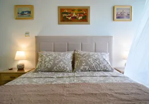 Quiet Garden View Apartment (5' walk to the beach) - Image 3