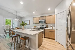 Cheerful  NEW Executive Home with office-Meridian - Image 5