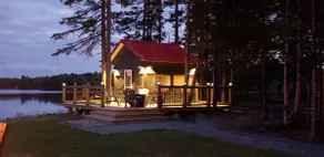 Cozy Lakeside Cottage - Image 5