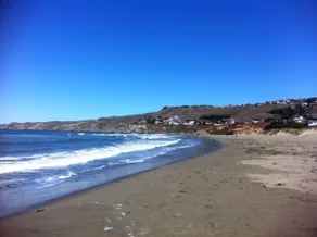 Fun, sun and serenity by the sea - Image 4