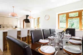 Beautiful cottage idyllic location sleeps 8 - Image 4